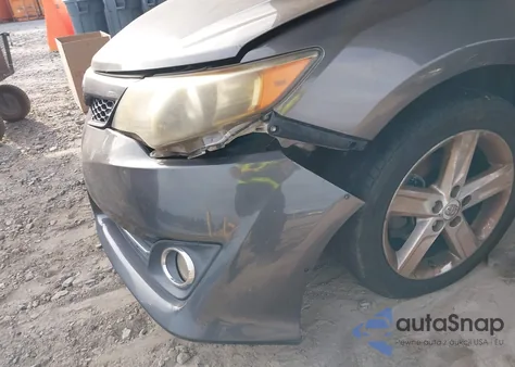 2014 Toyota Camry Se z USA, uszkodzony, nr VIN 4T1BF1FK4EU352371